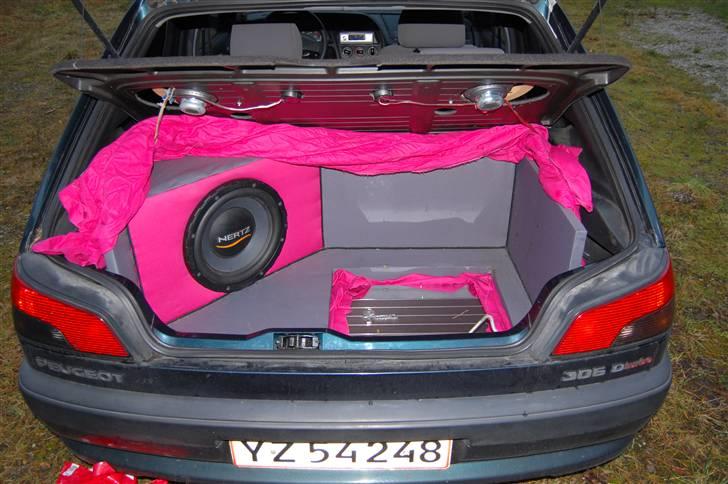 Peugeot 306 TD - Skulle finde en farve jeg ikke kendte andre der havde, det lykkedes :) billede 6