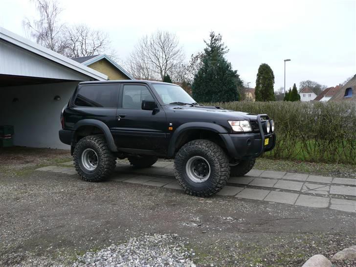 Nissan Patrol Y61 - Billeder snyder lidt, men den er HØJ.. billede 1