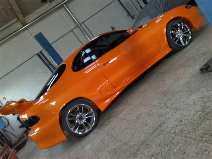 Toyota Celica *Appelsinbussen* - sådan! 2 dage før DHB 09´ og hun er næsten færdig! :) billede 14