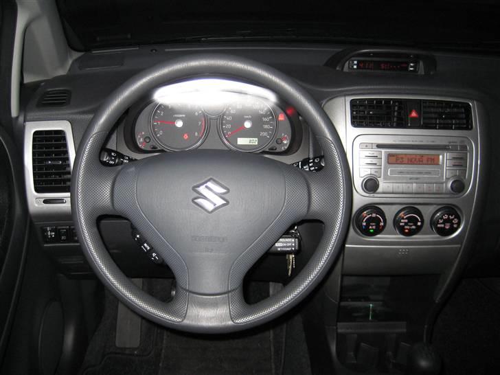 Suzuki Liana billede 5