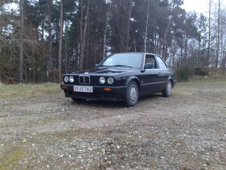 BMW E30 316i SOLGT billede 1