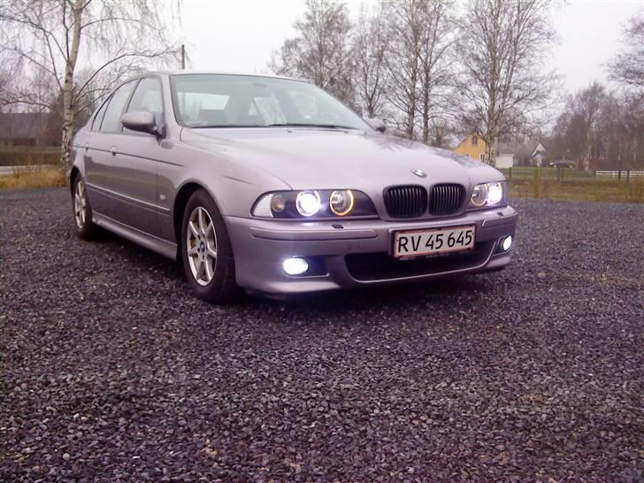 BMW E39 525TDS M5 LOOK SOLGT billede 1