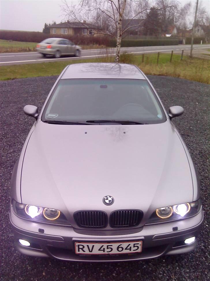 BMW E39 525TDS M5 LOOK SOLGT billede 2