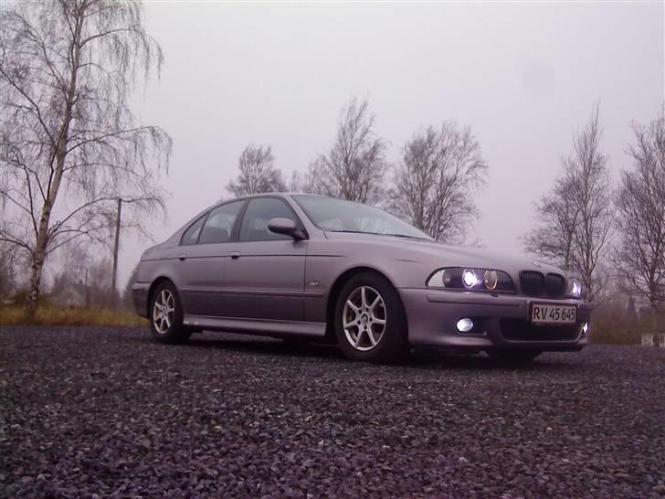 BMW E39 525TDS M5 LOOK SOLGT billede 3