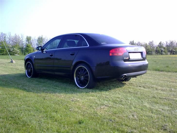 Audi A4 solgt - Billedet er lige da jeg hentede bilen, så vis i undre jer over nøglen, så det derfor! billede 3