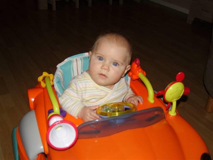 VW Passat 2,0 8v 96ér Solgt  - ja ja datteren har også sin egen bil... billede 9