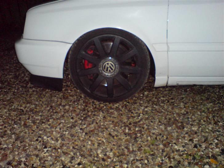 VW VR6 '' Whitey'' (Byttet) - Ja bremserne foran er kæmpe store og der er bid i dem billede 8