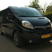 Opel VIVARO 2,5 CDTI