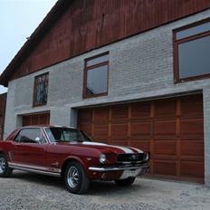 Ford Mustang - SOLGT