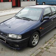 Nissan primera SRI (SOLGT)