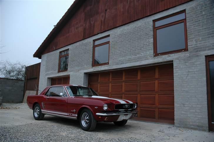 Ford Mustang - SOLGT billede 1