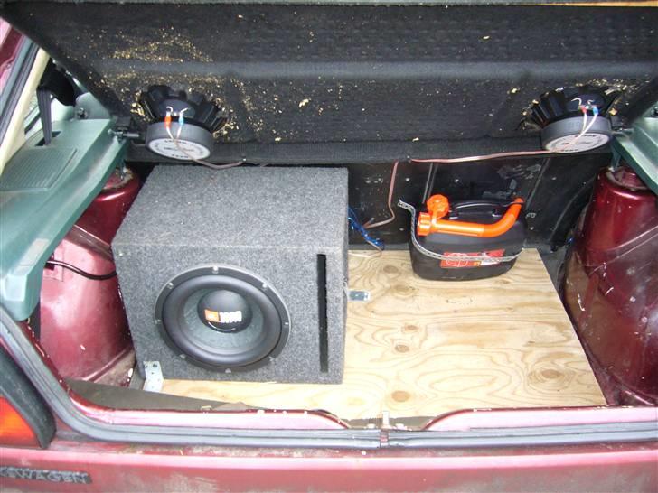 VW Golf 2 D - mit fine anlæg.. spiller godt, selvom det ikke er sån ud,, billede 8