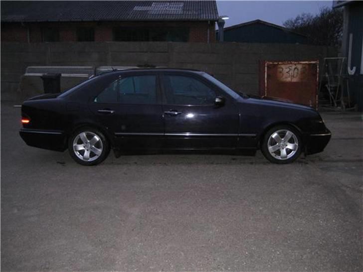 Mercedes Benz E 270 CDi Avantgarde *solgt/byttet* - sommerfælgene.. billede 10