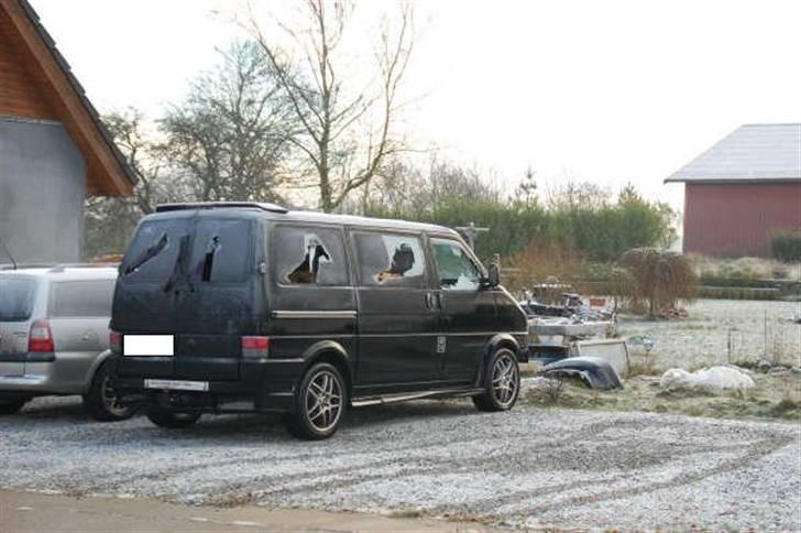 VW transporter Solgt  - Det er da hvis det man kalder grove løjerder billede 9