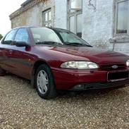 Ford Mondeo Totalskadet