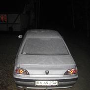 Peugeot 406