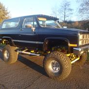 Chevrolet gmc blazer big foot