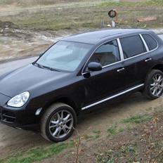 Porsche Cayenne 4,5 V8 solgt