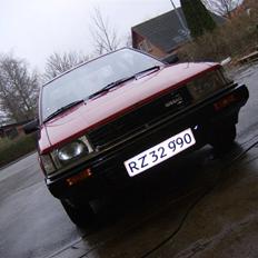 Nissan cherry kører min mor i nu