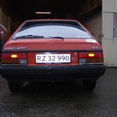 Nissan cherry kører min mor i nu