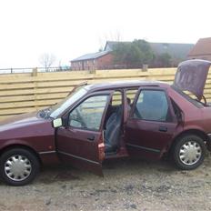 Ford Sierra 2.0 DOCH ¤SOLGT¤