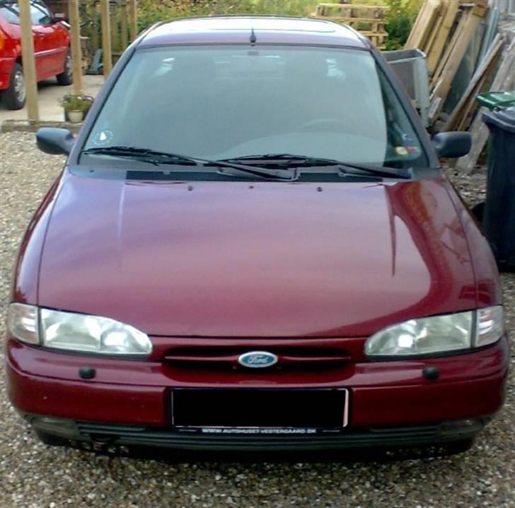 Ford Mondeo Totalskadet - Ja jeg synes altså selv at den er en ok pæn bil.. billede 2