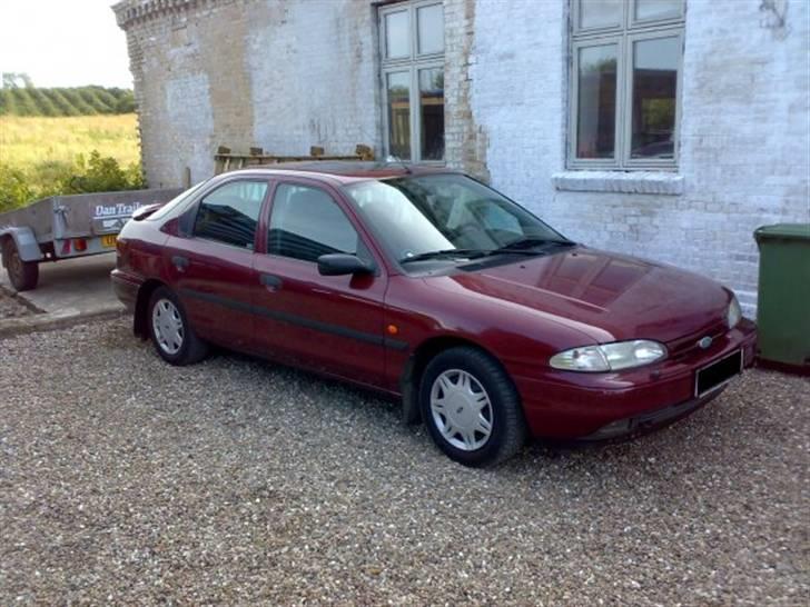 Ford Mondeo Totalskadet billede 3