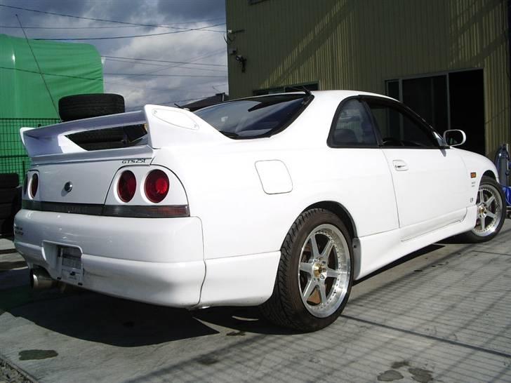 Nissan SKYLINE R33 GTS25T TURBO - Og røven er ikke værst - måtte dog gerne være en GTR - men så er prisen en anden :-) billede 2