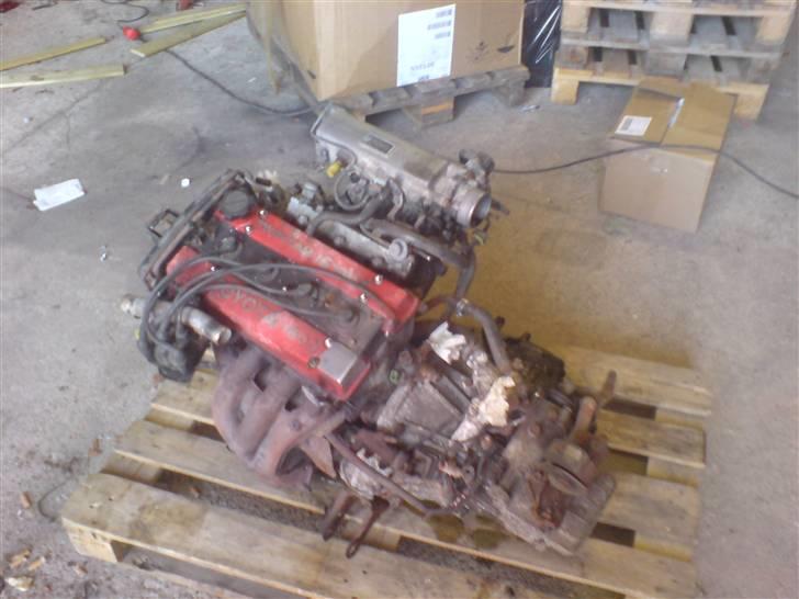 Toyota Corolla GT 16V skrottet   - motor og gearkasse er solgt. billede 10