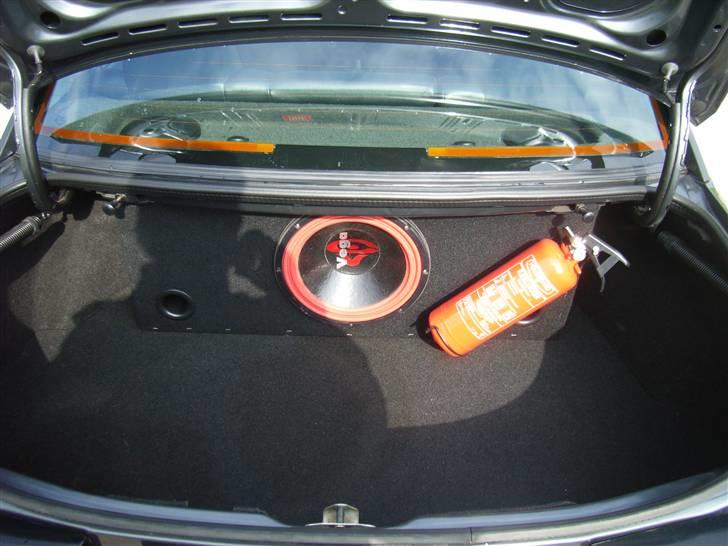 Ford Sierra Cosworth 2WD. - Hmm ja... Man skal jo kunne slukke en motorbrand .-) og en lille Vega bas billede 14