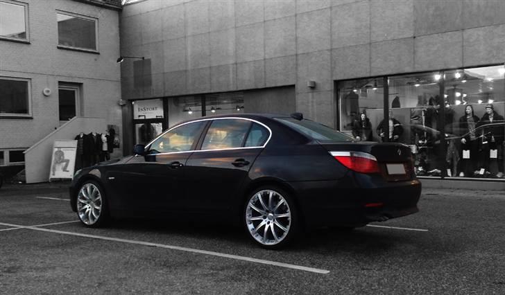 BMW E60 530D [SOLGT] billede 1