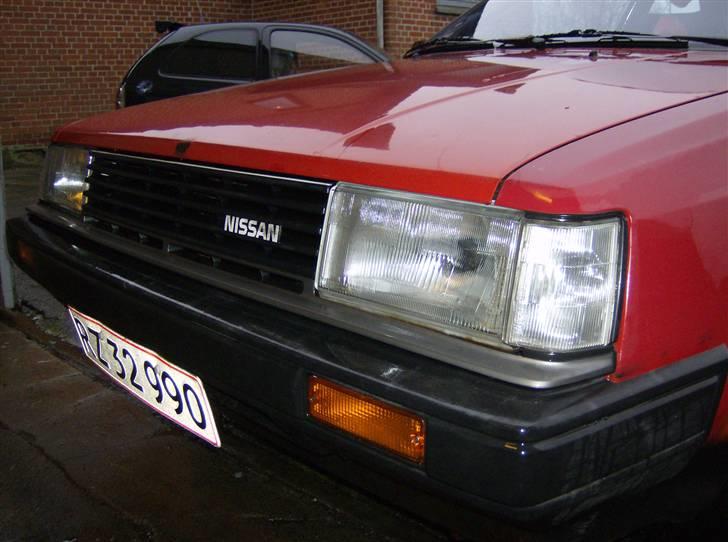 Nissan cherry kører min mor i nu billede 3