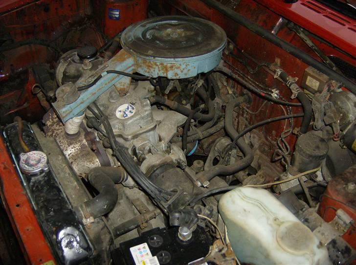 Nissan cherry kører min mor i nu - utroligt velholdt motor rum billede 6