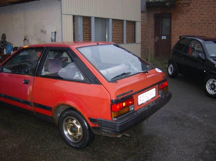 Nissan cherry kører min mor i nu billede 8