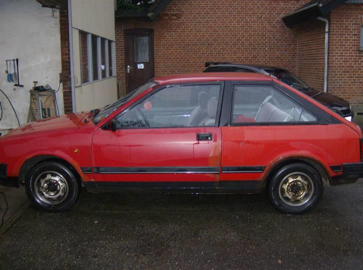 Nissan cherry kører min mor i nu billede 13