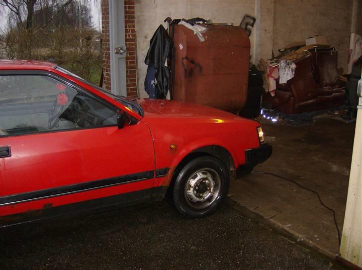 Nissan cherry kører min mor i nu billede 14