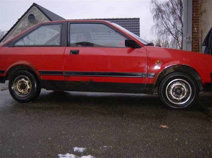 Nissan cherry kører min mor i nu billede 15