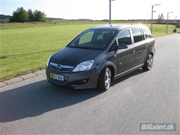 Opel Zafira - Med Sommerfælge.. billede 1