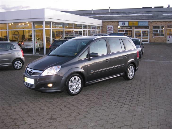 Opel Zafira - Lige kørt ud af butikken. billede 3