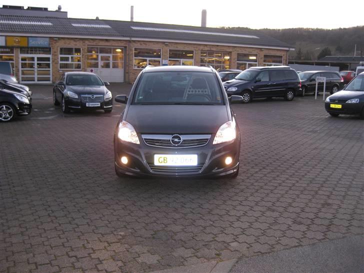 Opel Zafira - På dette billede har den kørt 5,3 km:0) billede 4