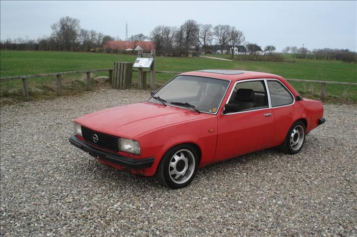Opel Ascona b 2,0 E Solgt billede 1