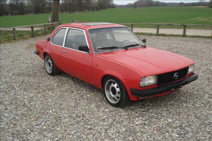 Opel Ascona b 2,0 E Solgt billede 4