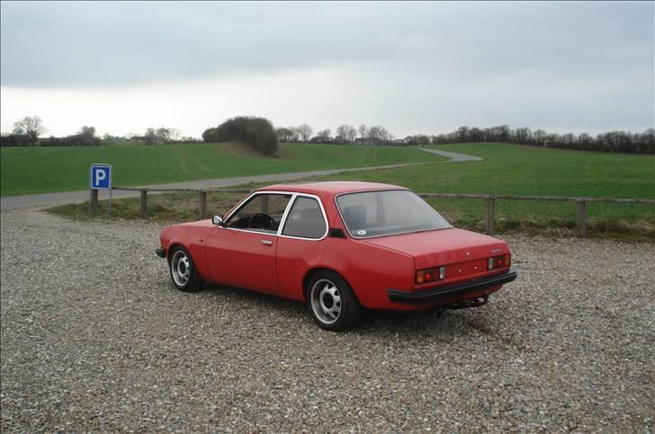 Opel Ascona b 2,0 E Solgt billede 7