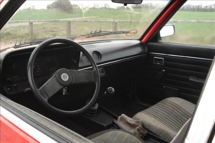 Opel Ascona b 2,0 E Solgt billede 9