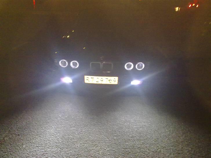 BMW E32 735i ''SOLGT'' - Lige et billede af lyset :) billede 3