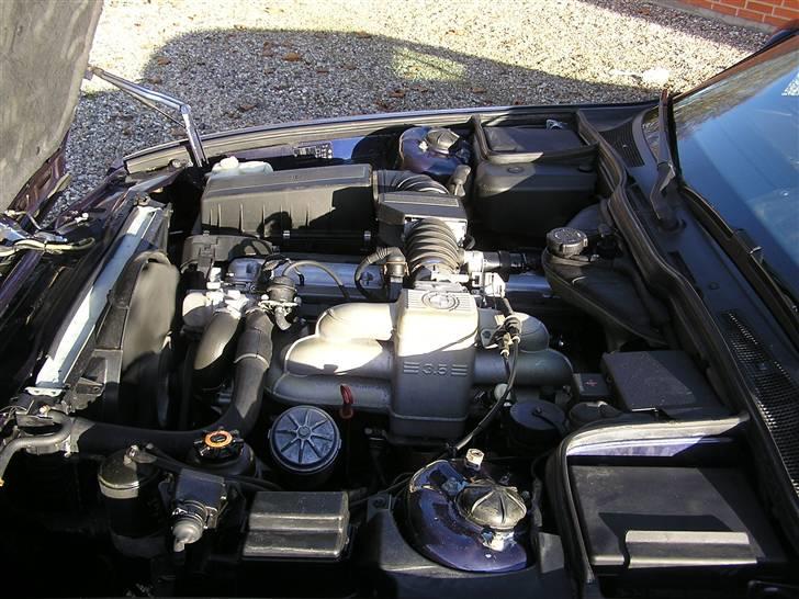 BMW E32 735i ''SOLGT'' - Efter en motorvask så den så køn som ny, næsten :) billede 18
