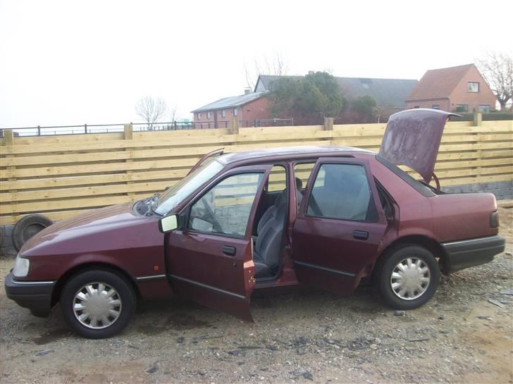 Ford Sierra 2.0 DOCH ¤SOLGT¤ billede 2