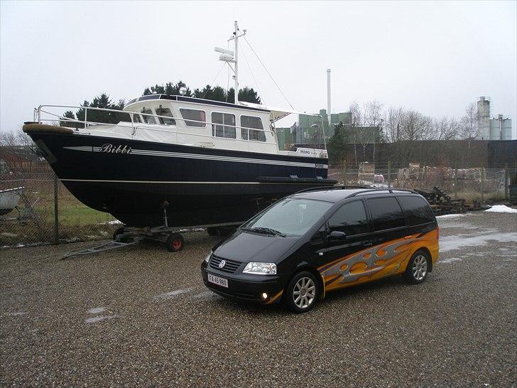 VW Sharan 1,9TDI solgt - grisebilen fra siden. billede 1