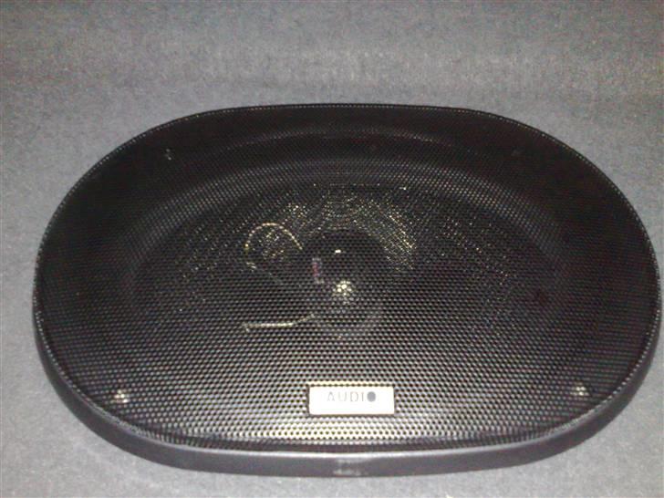 Renault clio (totalskadet) - mine hattehylde højtaler.. audiosystem det virker bare... billede 15