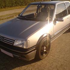 Peugeot 205 Gti 2,0 turbo 